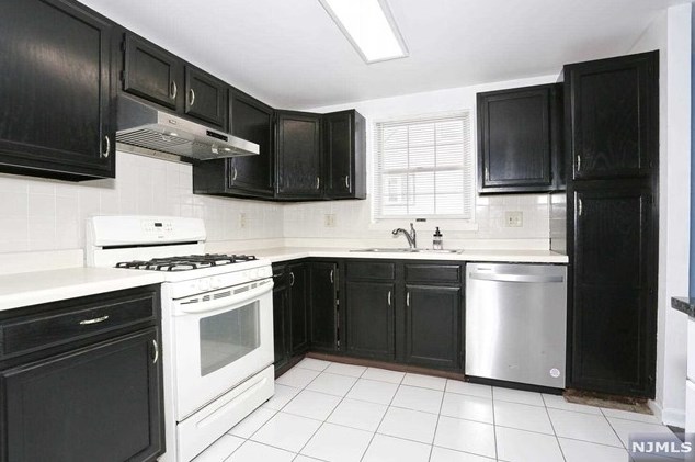 101 Westwood Blvd, Westwood NJ  07675-2521 exterior