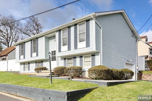 101 Westwood Blvd, Westwood NJ  07675-2521 exterior