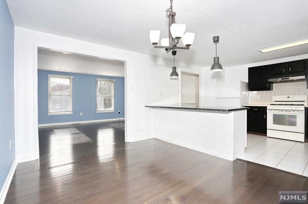 101 Westwood Blvd, Westwood NJ  07675-2521 exterior