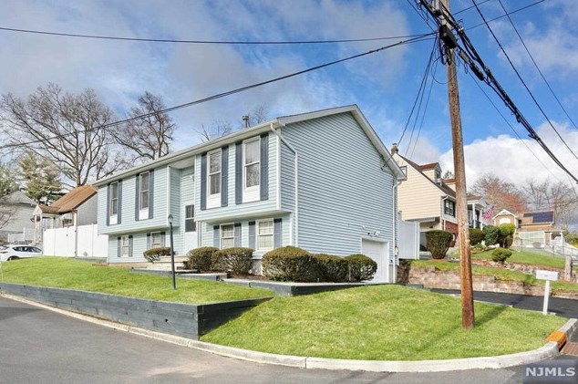 101 Westwood Blvd, Westwood NJ  07675-2521 exterior