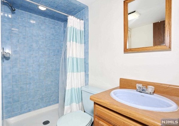 101 Westwood Blvd, Westwood NJ  07675-2521 exterior