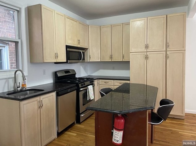 50 Summit Ave #2, Outwater, NJ 07026