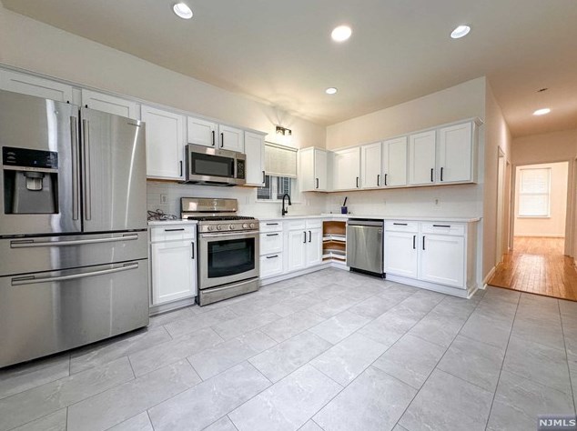 158 Tappan St #1, Kearny, NJ 07032