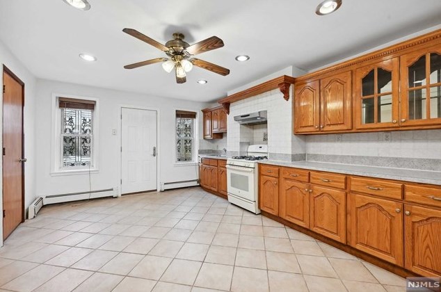 223 Garfield Ave, Jersey City, NJ 07305-3909