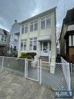 101 Wegman Pkwy, Jersey City, NJ 07305-3316