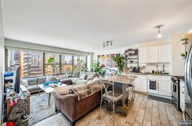 135 Montgomery St #13i, Jersey City, NJ 07302