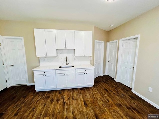 18 E 17th St #1f, Bayonne, NJ 07002