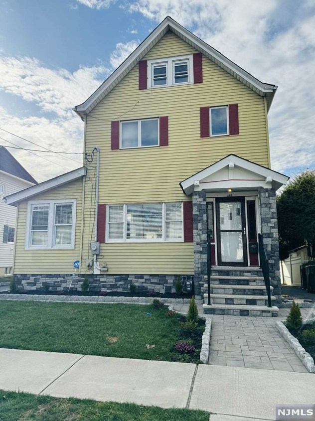 192 Santiago Ave, Rutherford, NJ 07070