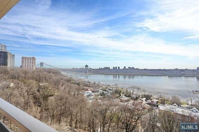 4 Horizon Rd #1009, West Fort Lee, NJ 07024