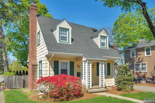 291 Wiley Pl, Wyckoff, NJ 07481