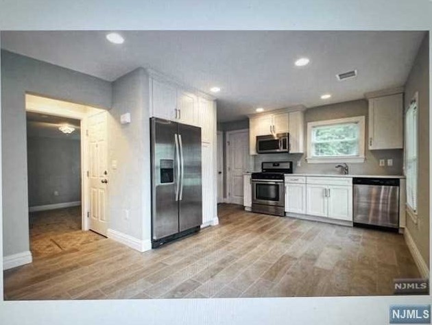 367 Godwin Ave, Wyckoff, NJ 07481
