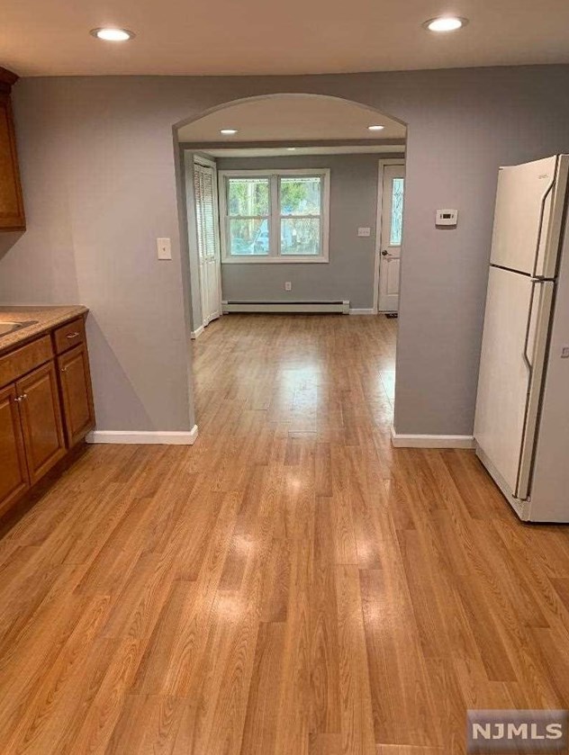 44 Lakeview Ter, Oakland, NJ 07436