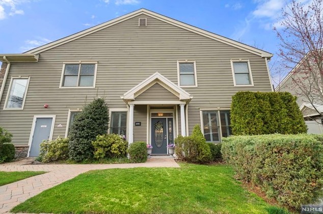 2101 Freeman Way, Allendale, NJ 07401