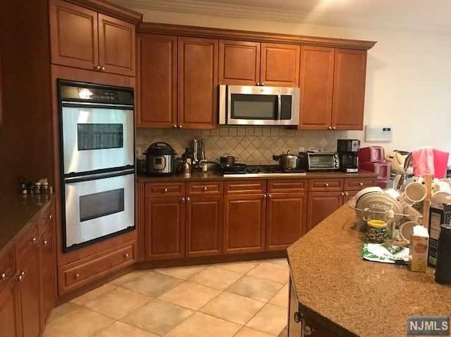 3 Stone Brook Ct #3, Harrington Park, NJ 07640