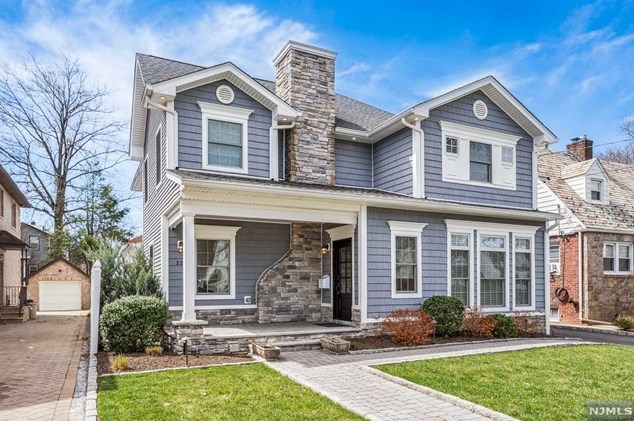 228 Lawrence Ave, Hasbrouck Heights, NJ 07604