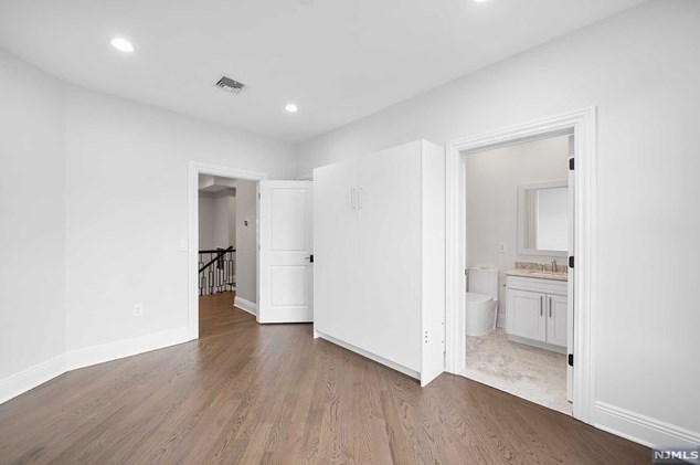29 Marquis Ct, Edgewater NJ  07020-2900 exterior