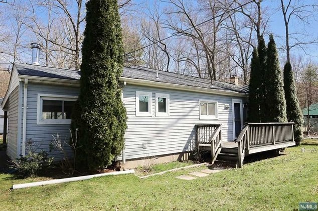 38 Compass Ave, West Milford, NJ 07480