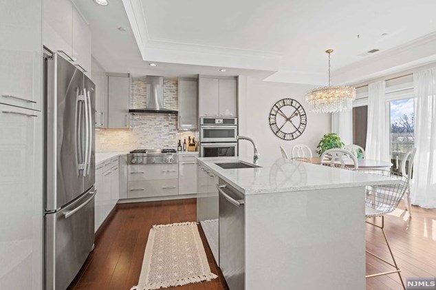 150 Henley Pl #201, Union City, NJ 07086