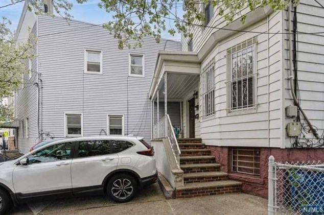 1012 Paterson Plank Rd, North Bergen NJ  07047-1846 exterior