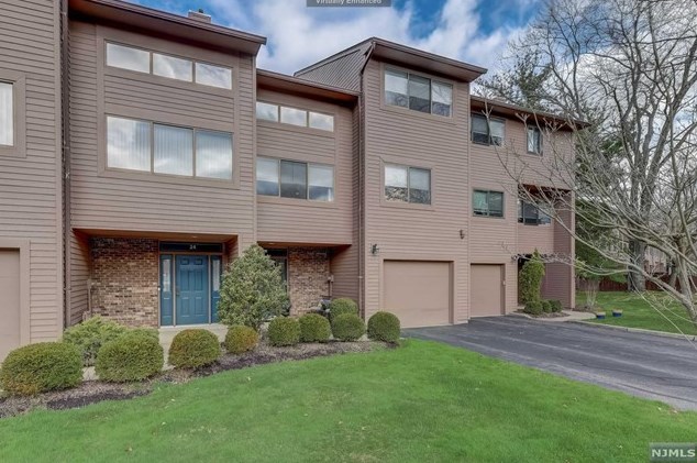 25 Berkeley Ct, Westwood, NJ 07676-4349