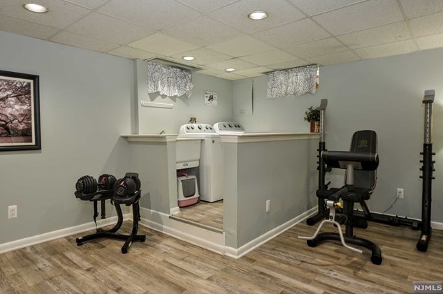 63 Van Blarcom Ave, Midland Pk NJ  07432-1851 exterior