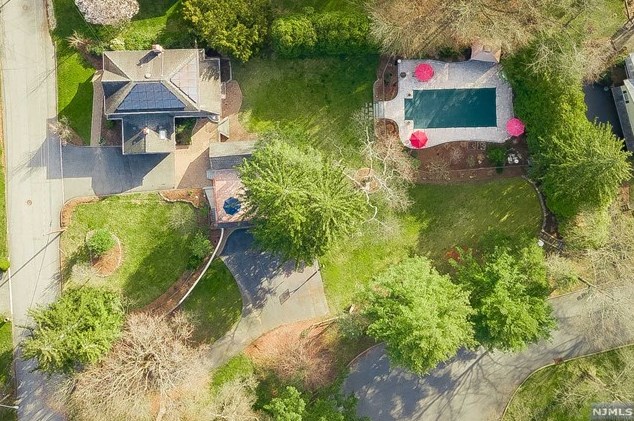 172 Packard Ave, Wyckoff, NJ 07481