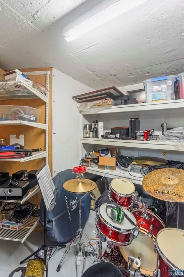 1036 Briar Way, West Fort Lee NJ exterior