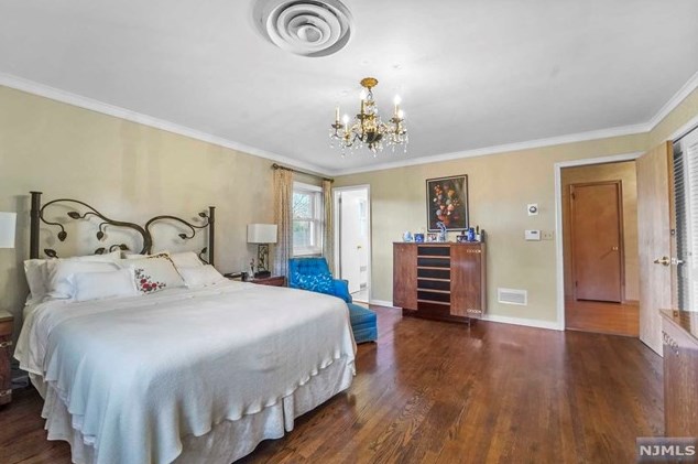 1036 Briar Way, West Fort Lee NJ exterior