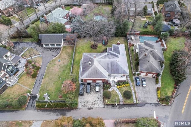 1036 Briar Way, West Fort Lee NJ exterior