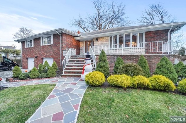 1036 Briar Way, West Fort Lee NJ exterior