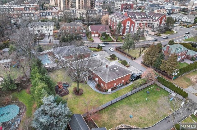 1036 Briar Way, West Fort Lee NJ exterior