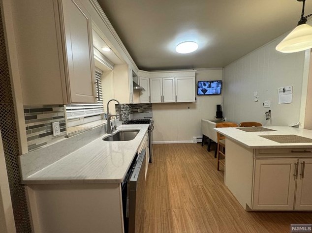 681 Broad Ave, Ridgefield NJ  07657-1605 exterior
