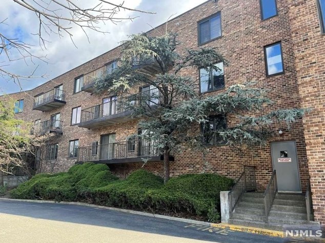 99 Teaneck Rd, Ridgefield Park, NJ 07660