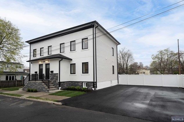 188 Ragonese St, Lodi, NJ 07644-3311