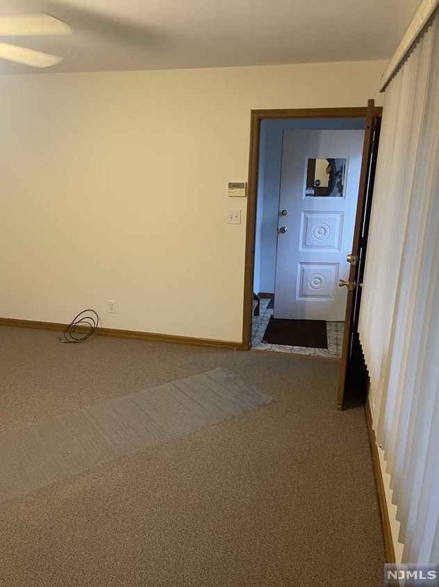 404 Farnham Ave, Lodi, NJ 07644