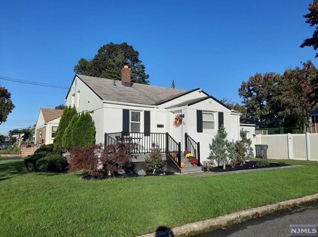 51 New Jersey Ave, Bergenfield, NJ 07621-1324