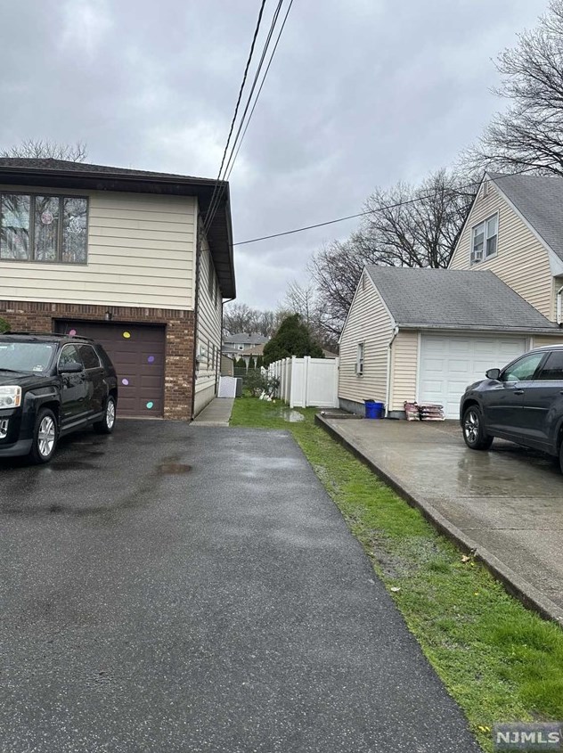 315 Mayhill St, Saddle Brook, NJ 07663