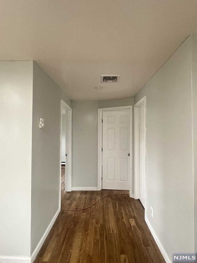 52 Chamberlain Ave #2, Elmwood Park, NJ 07407