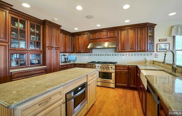 599 Pt Ave, Bricktown NJ  08724-4855 exterior