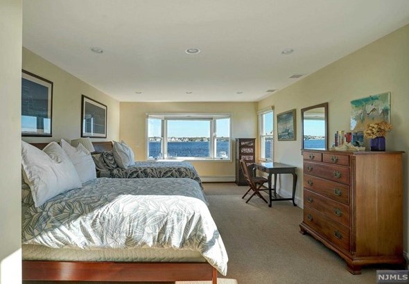 599 Pt Ave, Bricktown NJ  08724-4855 exterior