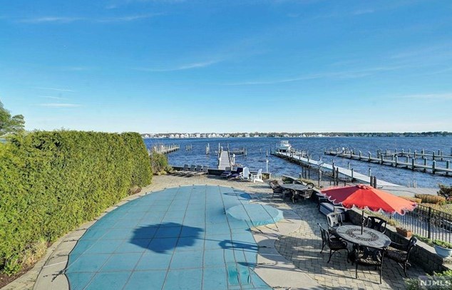 599 Pt Ave, Bricktown NJ  08724-4855 exterior