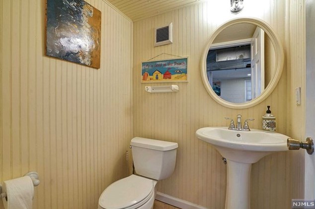 599 Pt Ave, Bricktown NJ  08724-4855 exterior