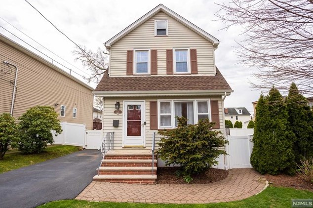 428 Highland Ave, Wood-Ridge, NJ 07075-1212