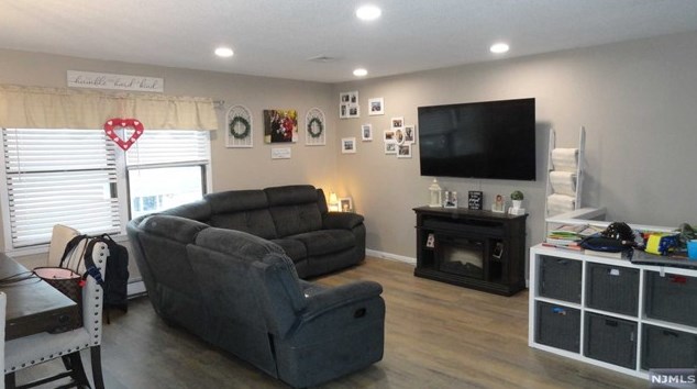 396 Garibaldi Ave, Lodi NJ  07644-3710 exterior