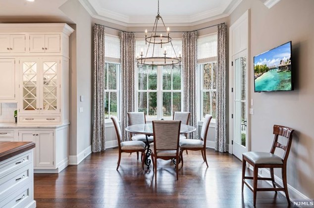 32 Ackerman Rd, Upper Saddle River NJ 07458 exterior