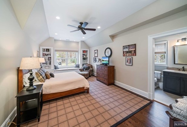 32 Ackerman Rd, Upper Saddle River NJ 07458 exterior