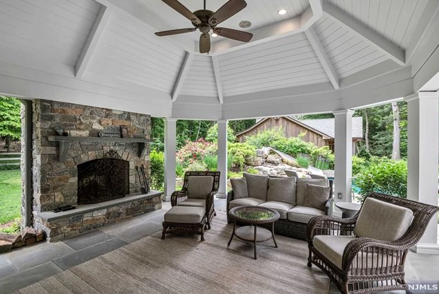 32 Ackerman Rd, Upper Saddle River NJ 07458 exterior