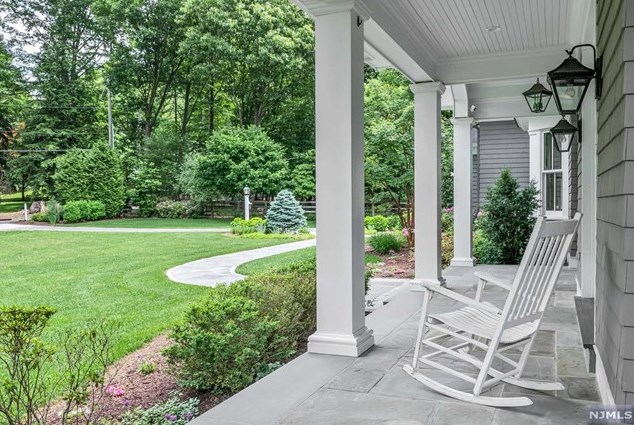 32 Ackerman Rd, Upper Saddle River NJ 07458 exterior