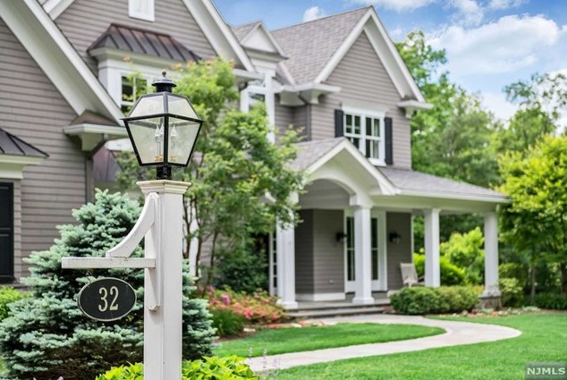 32 Ackerman Rd, Upper Saddle River NJ 07458 exterior