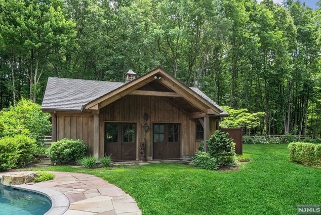 32 Ackerman Rd, Upper Saddle River NJ 07458 exterior